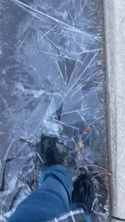 Guys. I found some extremely satisfying ice. Oh baby.