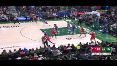 [Highlight] Bulls young guys coming up with big blocks: Pat Williams stuffs Giannis and Ayo has a chasedown on Grayson Allen