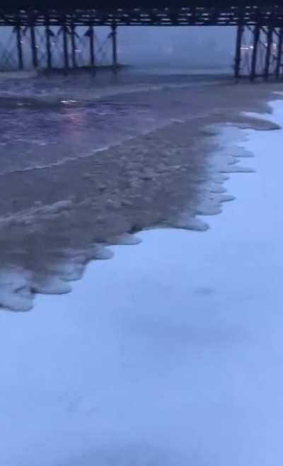 Tide freezing on impact