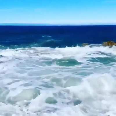 ? Torah Well, USA. At high tide, seawater begins to fill the funnel, and after a few seconds it is thrown out.
