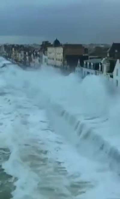 ?Saint-Malo is a historic French port