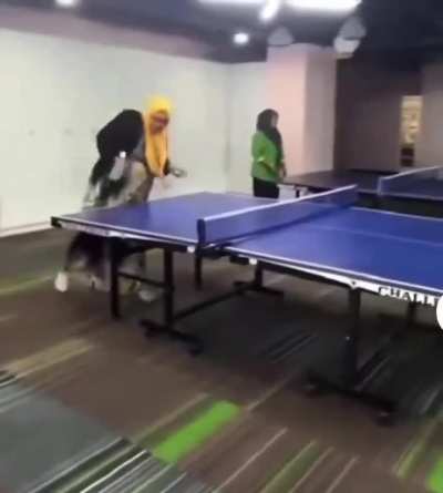 To play ping-pong