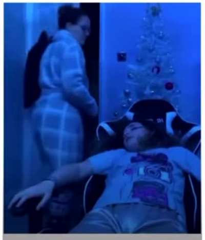 HMC While I sleep trick my parents. ??