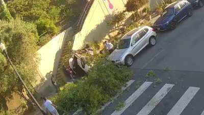 To take a shortcut in San Francisco