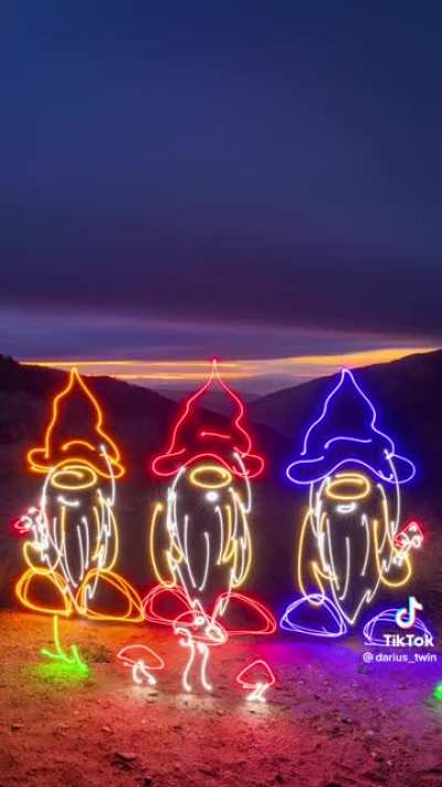 Incredible light painting photography!!! Almost looks magic