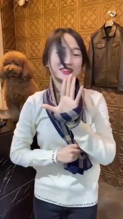 How to tie a scarf