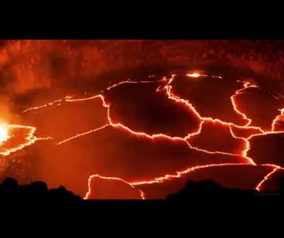 ? Lava flowing at the Kilauea volcano, Hawaii