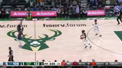 [Highlight] Wes Matthews inbounding the ball: "I got it, don't want to get yelled at"