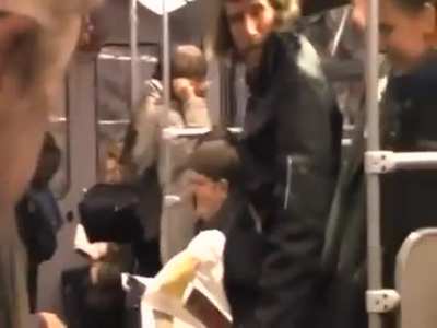 Strangers find out how contagious laughing can be ?