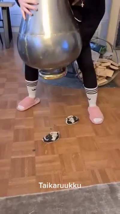 Cat trapped itself