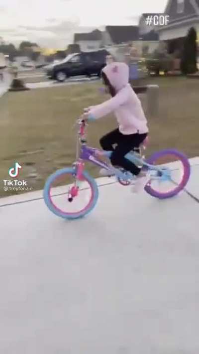 This is how a pro rides a bike