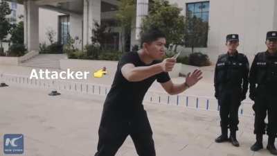 Learning to confront an opponent with a knife
