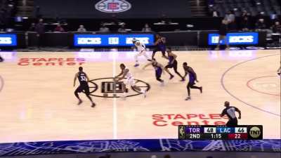 [Highlight] Kawhi turns the ball over in the fast breaek