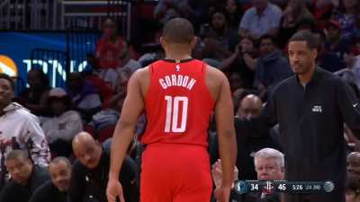 [Highlight] Kevin Porter Jr gets it to Eric Gordon for a deep 3 midway through the second half to force a Mavericks timeout. Eric Gordon has 14 points already and the Rockets lead 46-34.