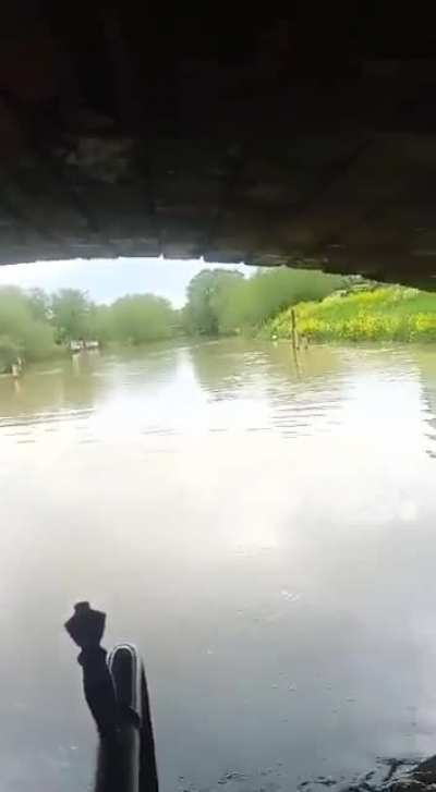 To outrun a boat