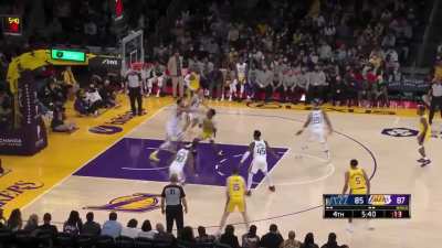 [Highlight] Stanley Johnson scores on Gobert at the rim again! ??