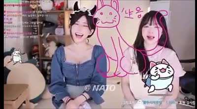 fan drawing a picture