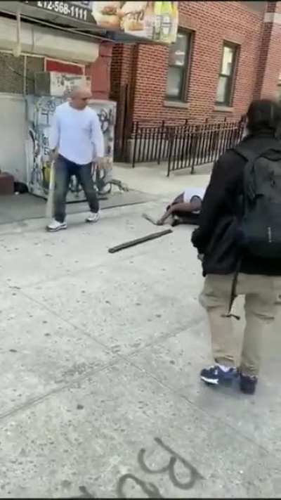 To fight someone with a pipe