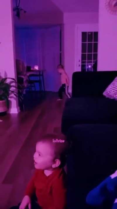 Hilarious and cute at the same moment ?