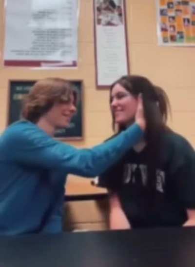 To kiss the woman