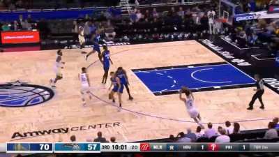 [Highlight] Steph with the saucy behind the back pass to Klay for his 6th 3PT of the game