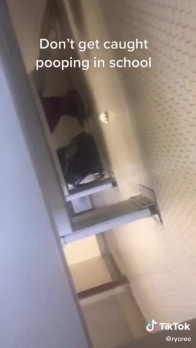 Cringe lord bullies random person while he poops