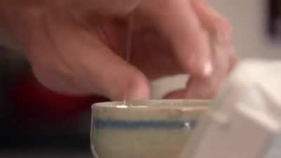Gordon Ramsay shows us how to cook with peanuts ?