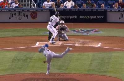 [Highlight] Marcus Stroman, two-seam fastball and slider overlay (from @PitchingNinja)