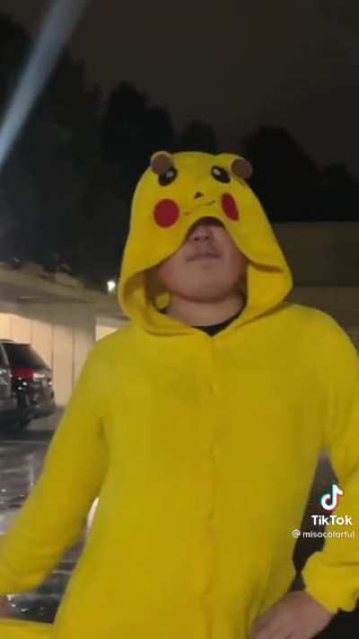 Go pikachu