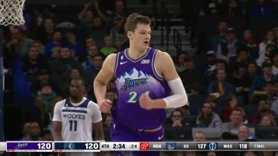 [Highlight] Walker Kessler secures 20 pt / 20 reb game with putback layup
