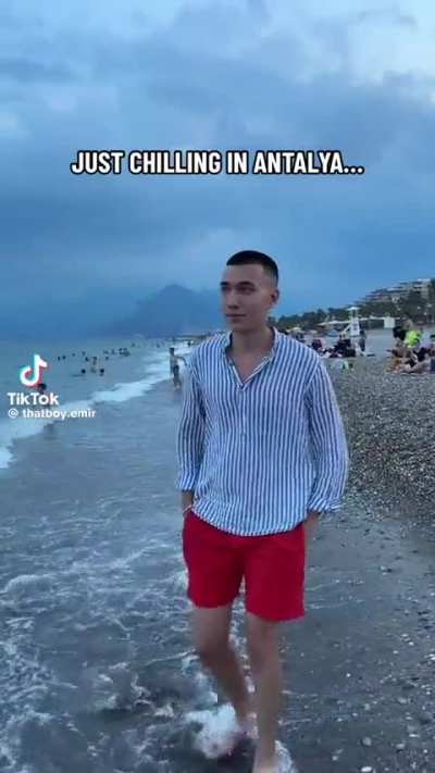 Chillin' at the beach with Gerald ?