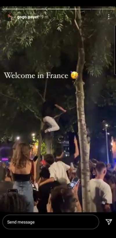 WCGW CELEBRATING A TITLE