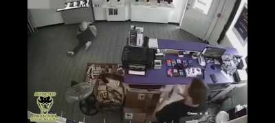 Generous Store Owner Gives Robber the Whole Clip