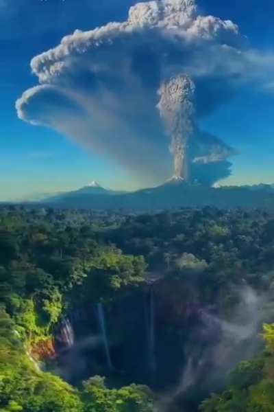 ? Semeru Mountain eruption, Indonesia