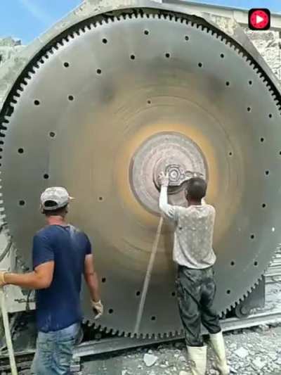 Bendy sledgehammers for better kinetic energy