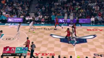 [Highlight] Logo Lillard with the deep pull-up three
