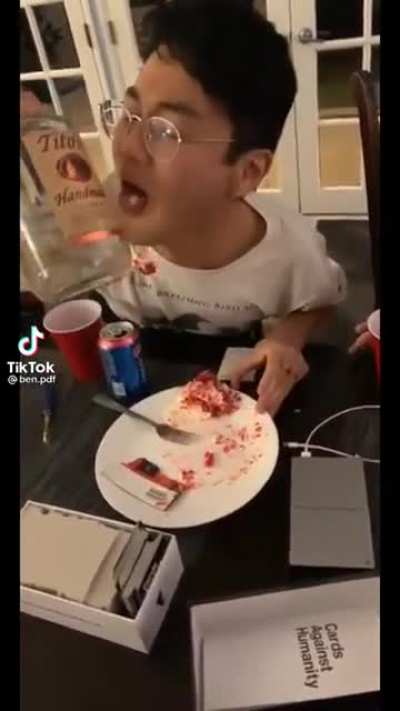 Man was so drunk that he forgor?