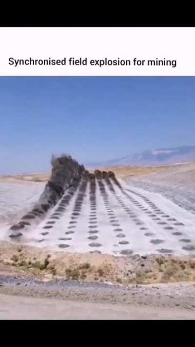 Synchronised field explosion for mining.