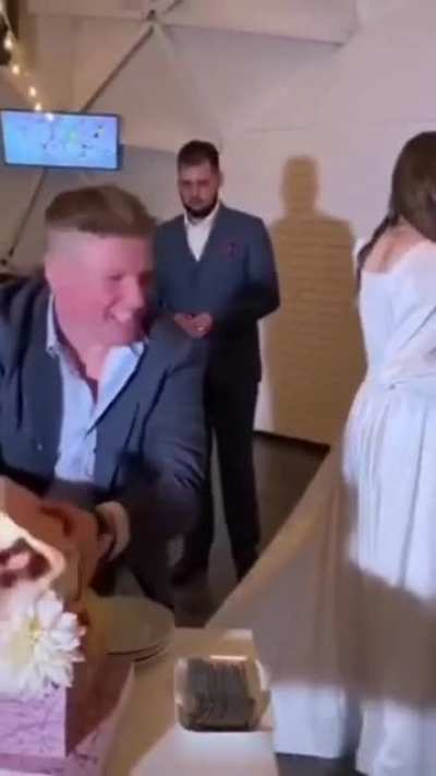 Drunk cousin ruins wedding