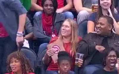 Kiss cam ?