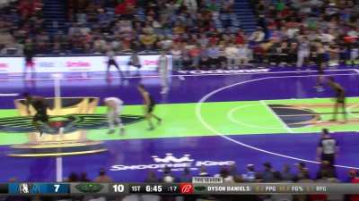 [Highlight] Zion steal on Luka to dunk