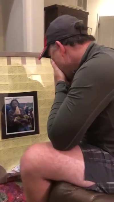 During middle school, Sophia’s stepdad used to leave her a note on her door each day to inspire her. well, she kept those notes &amp; It’s been 6 years since then. She gave him those notes back