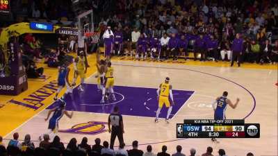 [Highlight] Iguadala takes it right into King James and scores