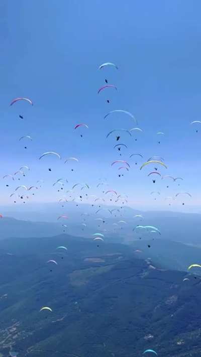 Paragliding competition in Spain