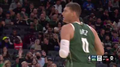 [Highlight] 7 footers trading 3s (with replay)