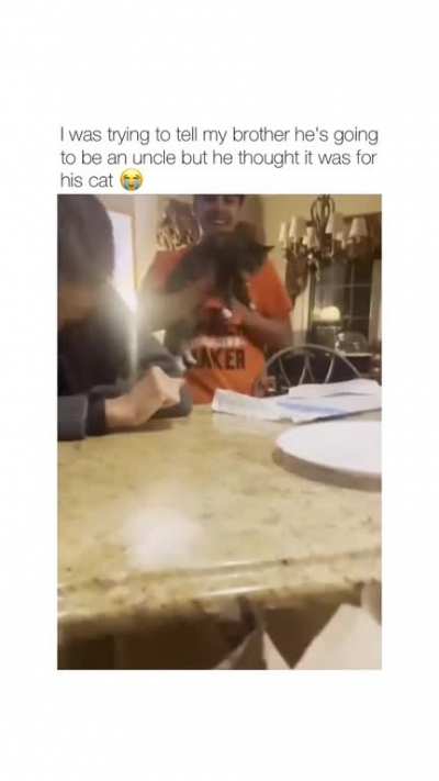 pregnancy announcement gone funny ?