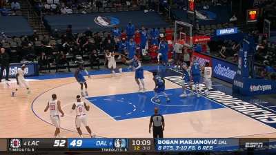 [Highlight] Porzingis rejects PG at the rim
