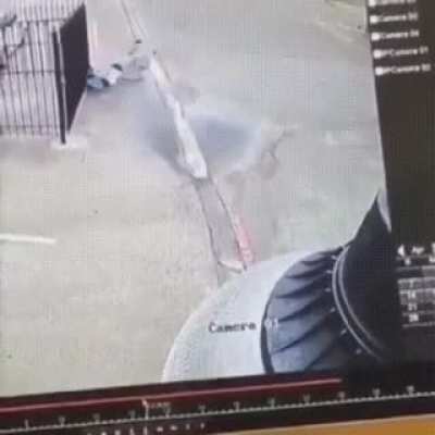 WCGW mom walks her kids back home