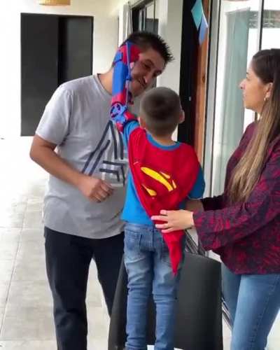 24 year-old Gino creates prosthetic limbs, and has given over 1,300 as donations via his non-profit, Atomic Lab. In the video is a young boy from Argentina who makes a fist with his left hand, and caresses his parents face. He’ll finally be able to hug th