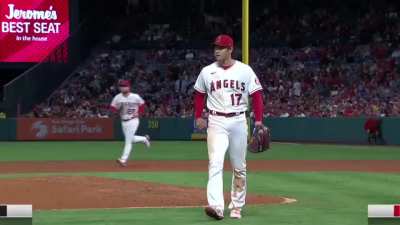 [Highlight] Shohei Ohtani blows by Nunez at 100mph to close out the 7th